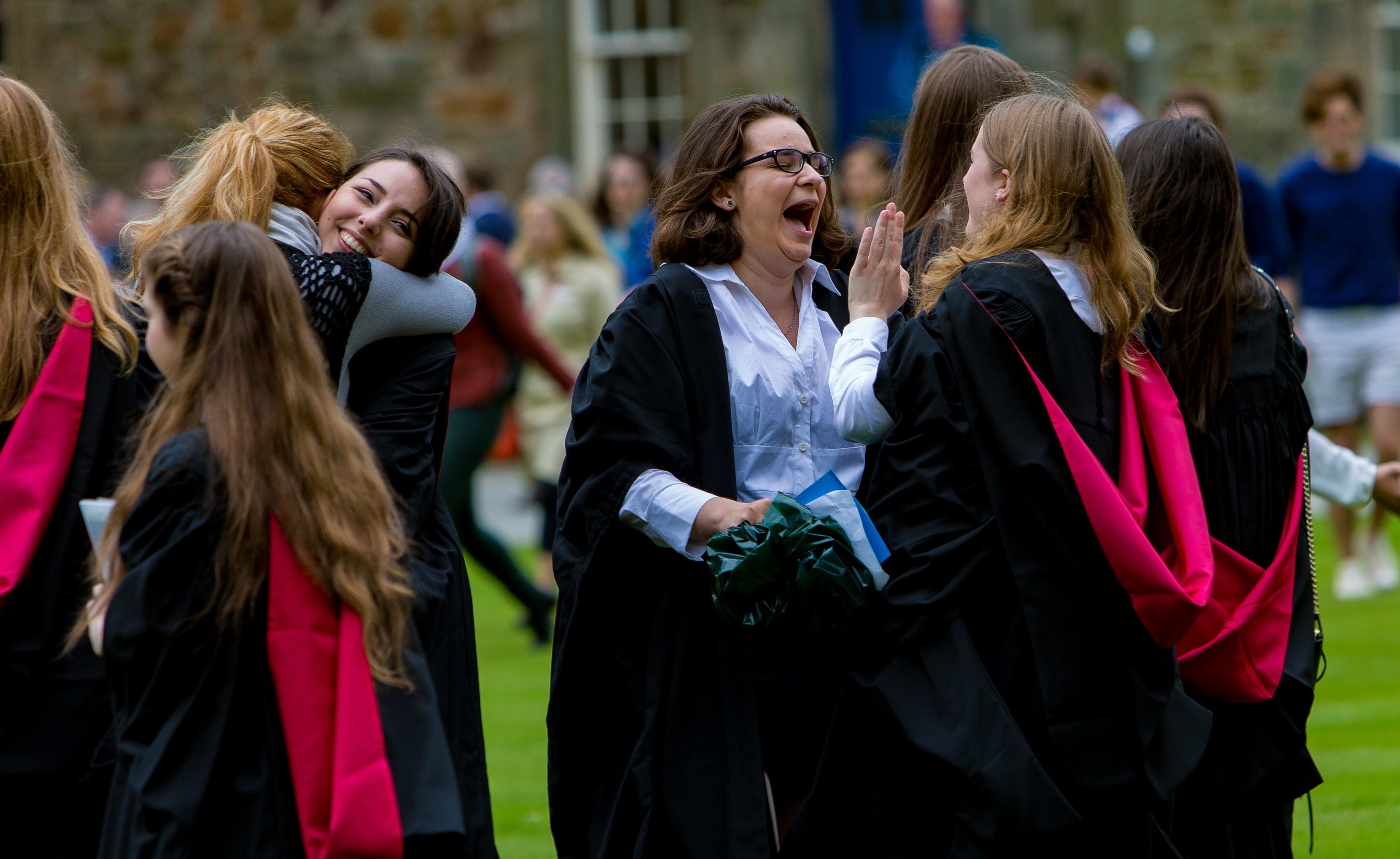 Writer Neil Gaiman urges St Andrews graduates to change the world