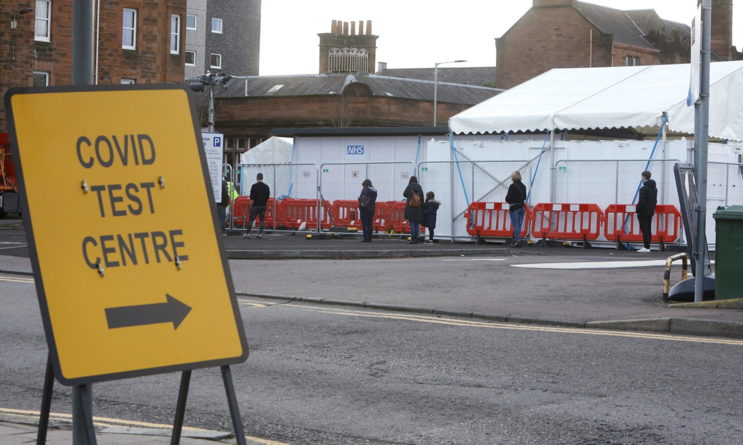 Queues form as walk through Covid-19 testing centre opens in Perth