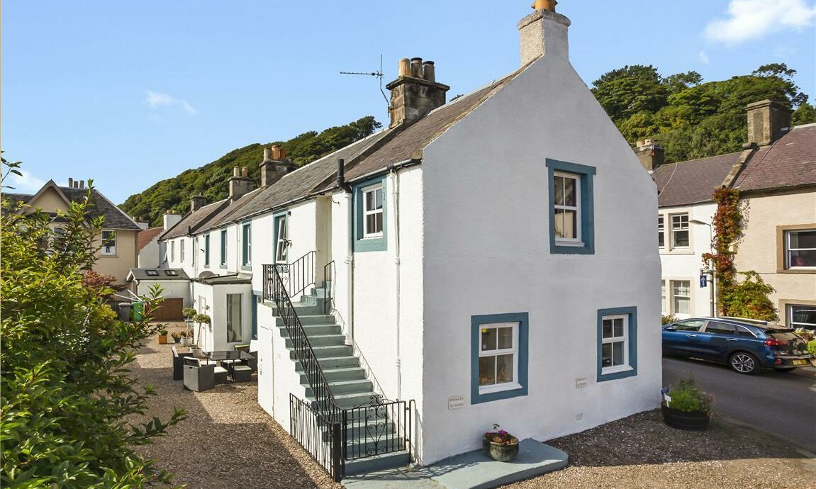 PROPERTY Pretty fourbed Limekilns cottage has Fife coast views