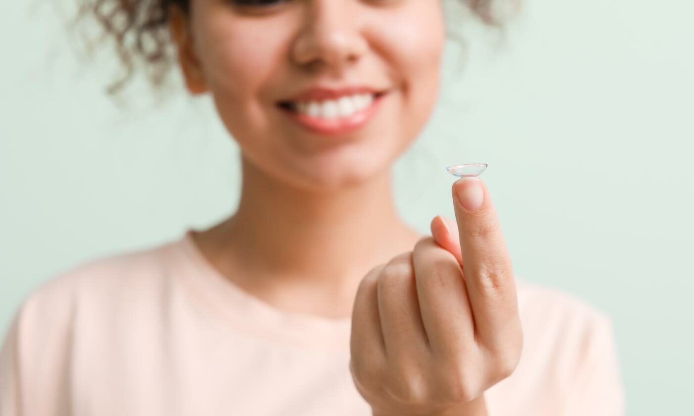 Expert Reveals Biggest Mistakes Contact Lens Wearers Make From Hygiene To Storage 1880