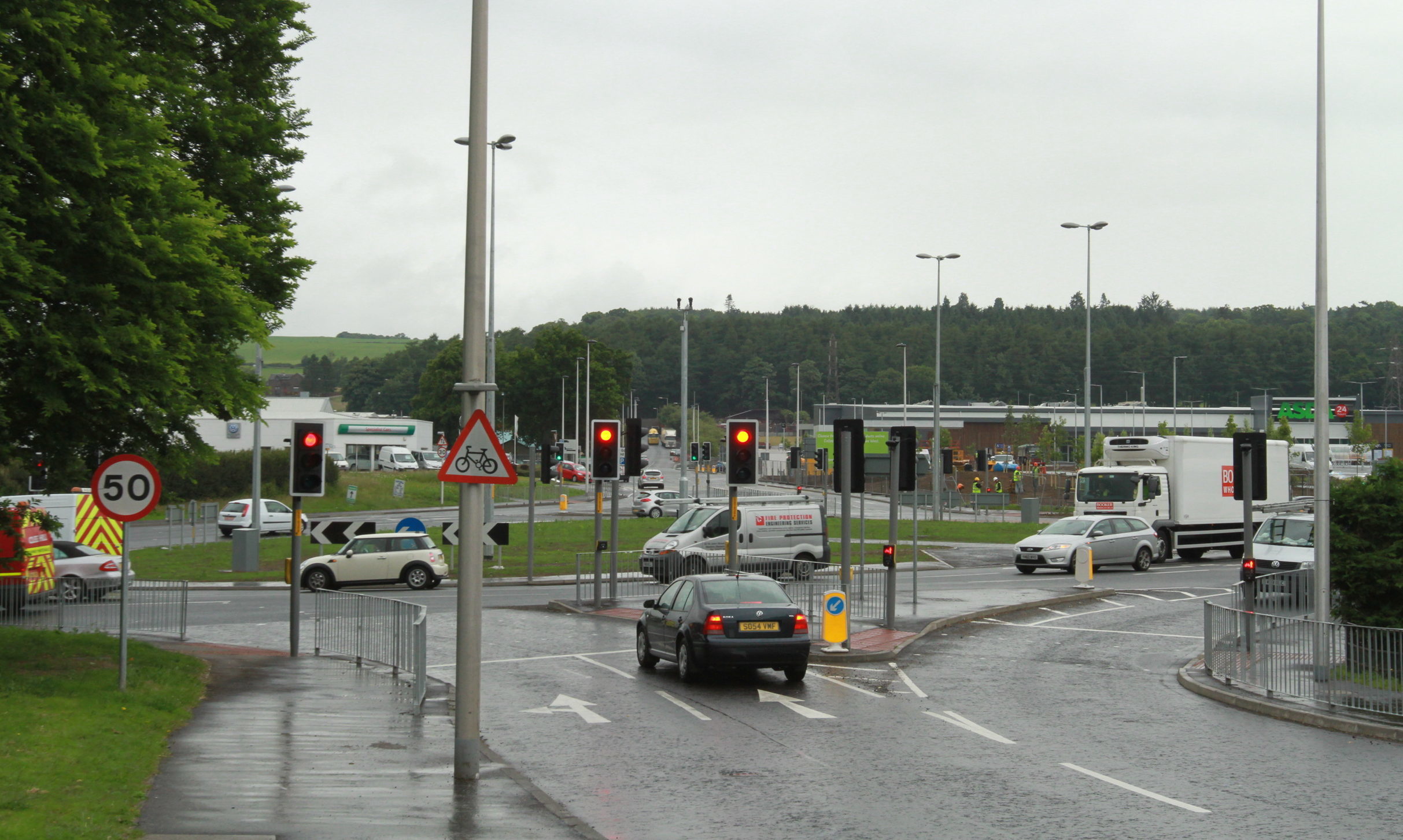 Traffic warning after lanes left restricted on Dundee s Kingsway