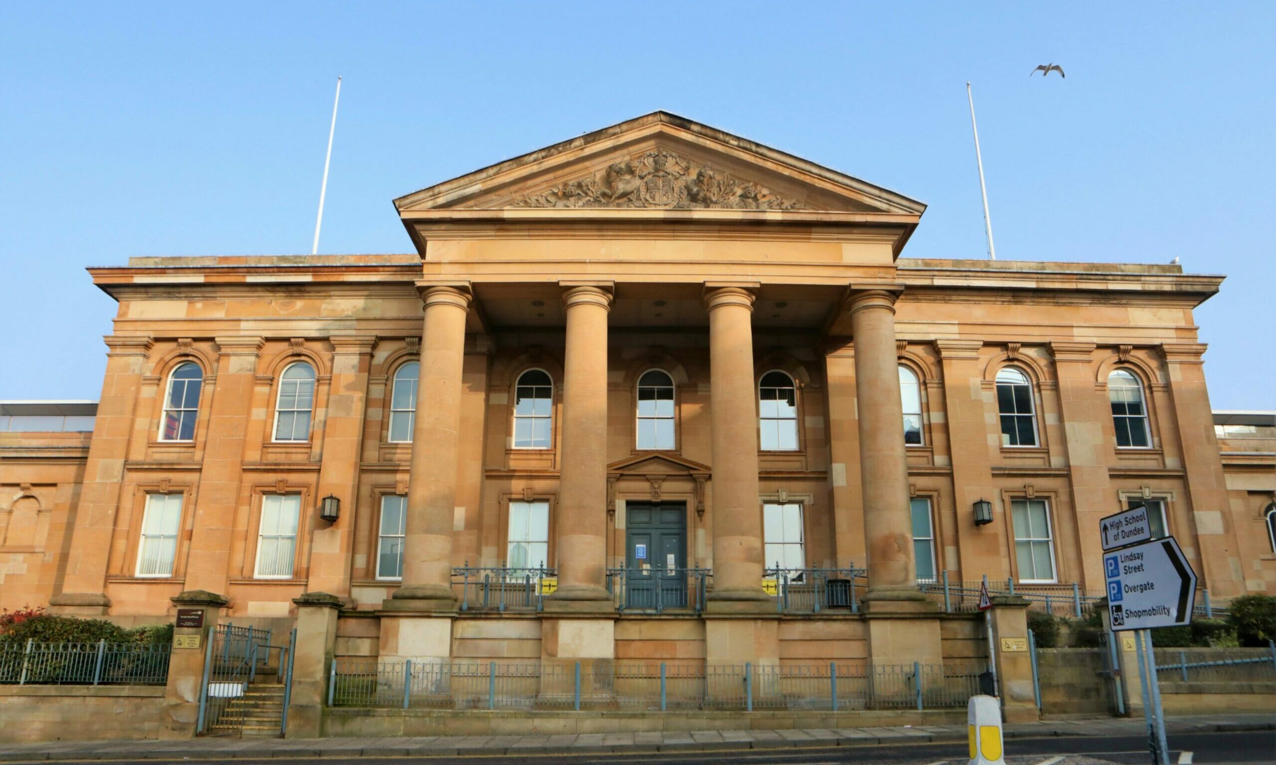 Valium-munching Dundee woman admonished after rehab attempts