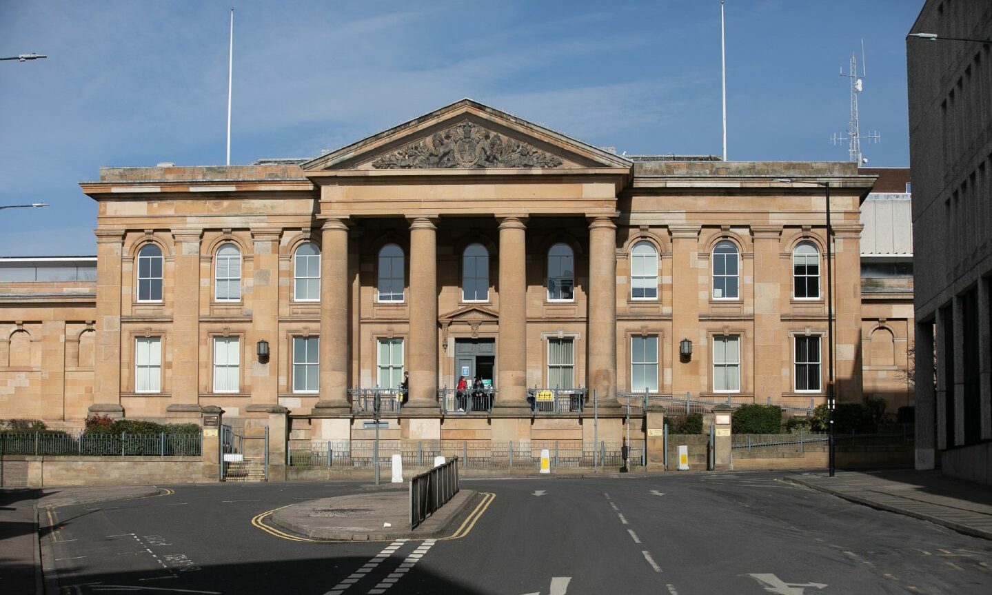 Dock-diving Dundee teen admits trying to pervert course of justice