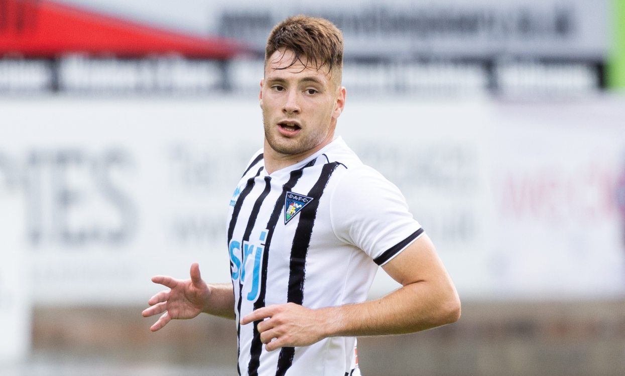 Dunfermline defender Josh Edwards puts pen to paper on move