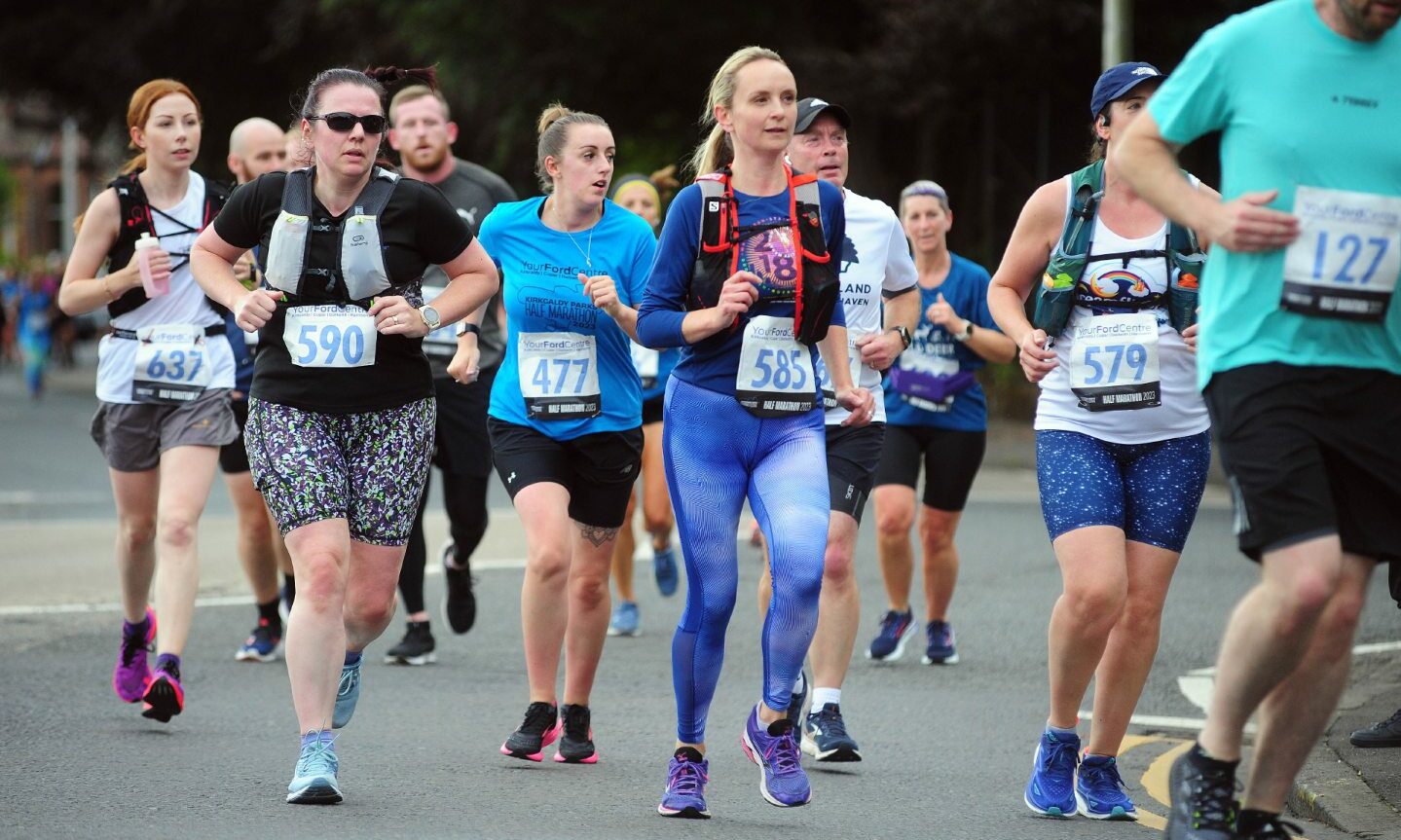 Best pictures of Kirkcaldy half marathon as 800 runners take part