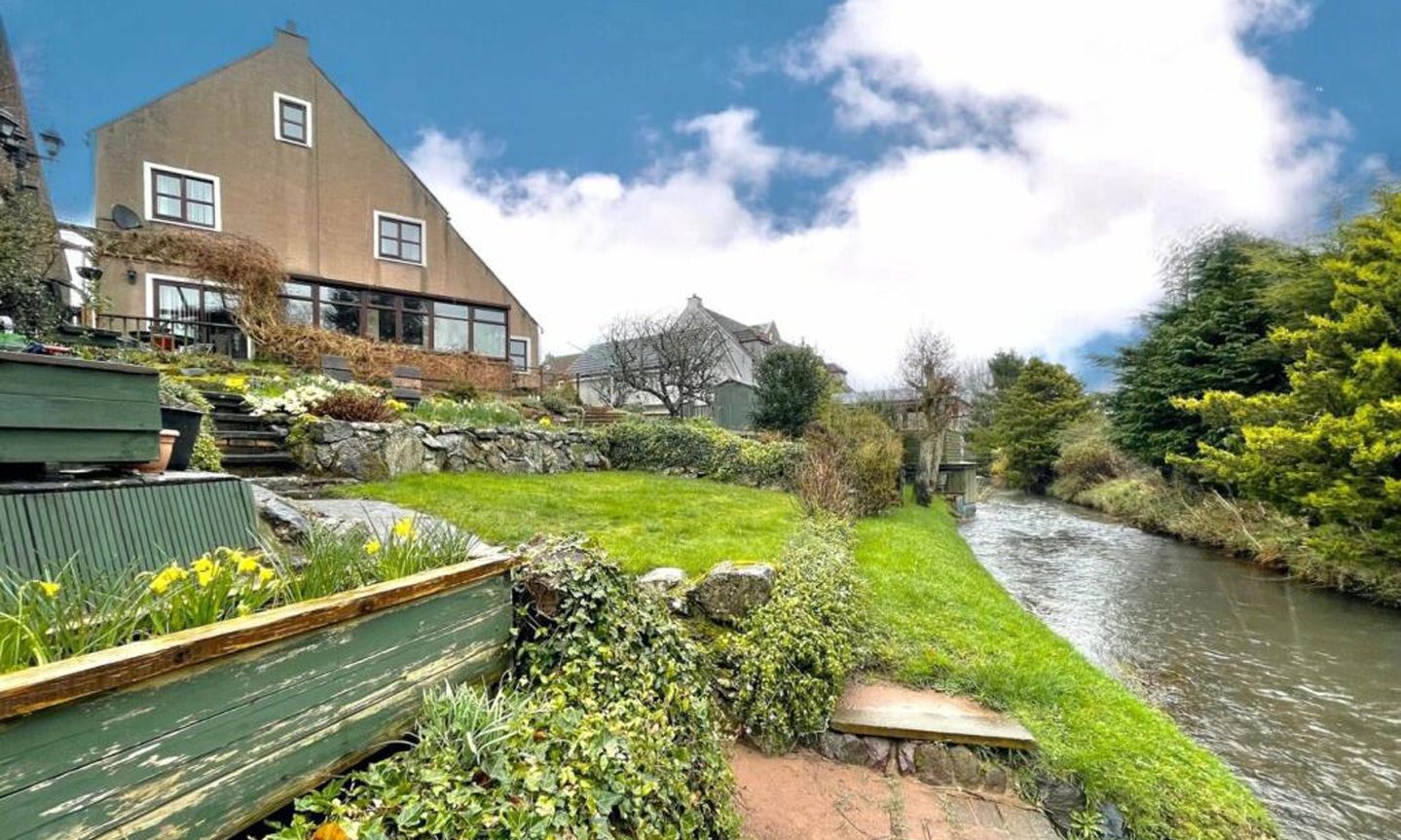 Riverside home in Strathmiglo, Fife, for sale for £310k