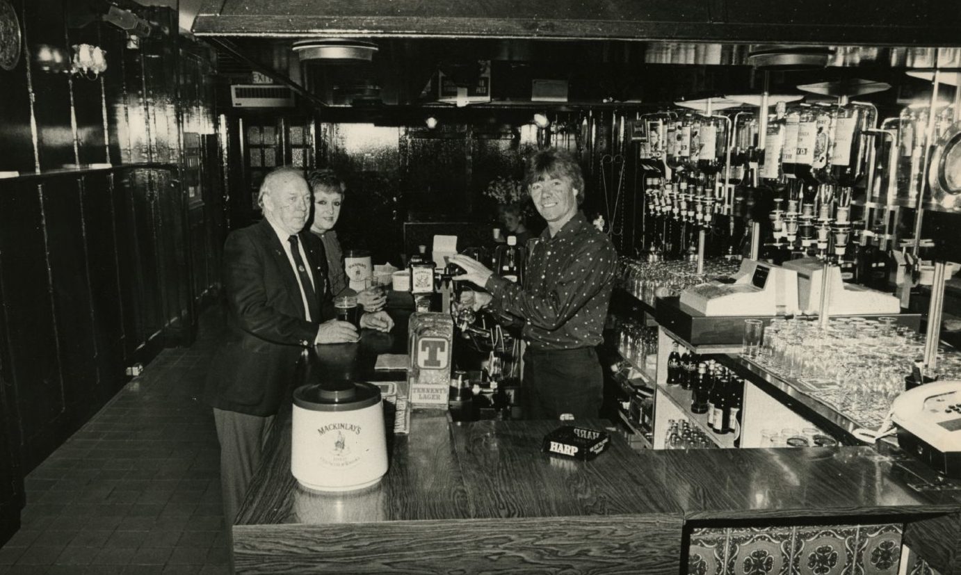 Old Dundee pubs: Do you remember these bygone boozers?