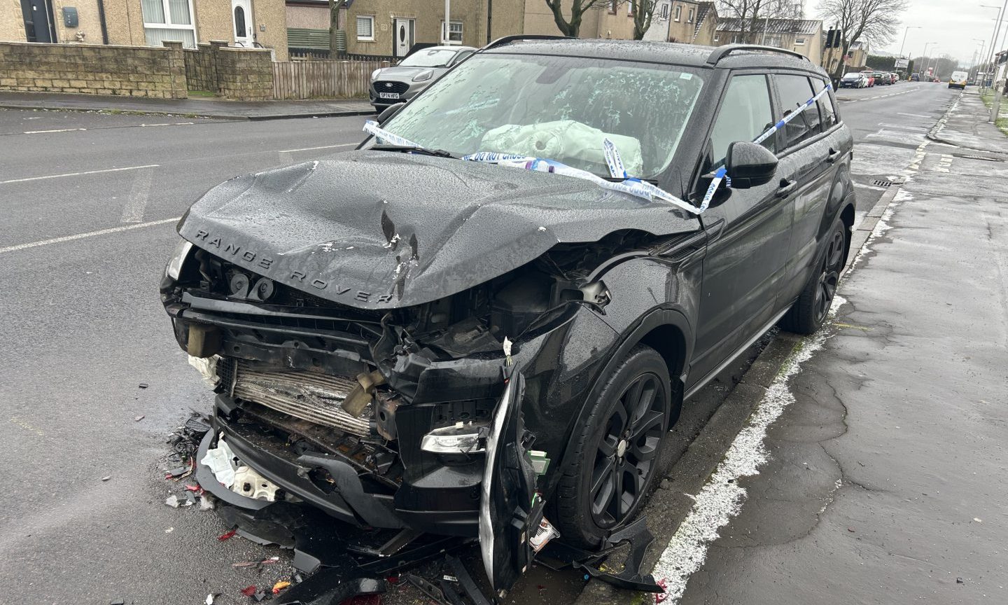 Three cars ‘written off’ after Range Rover crash in Lochgelly